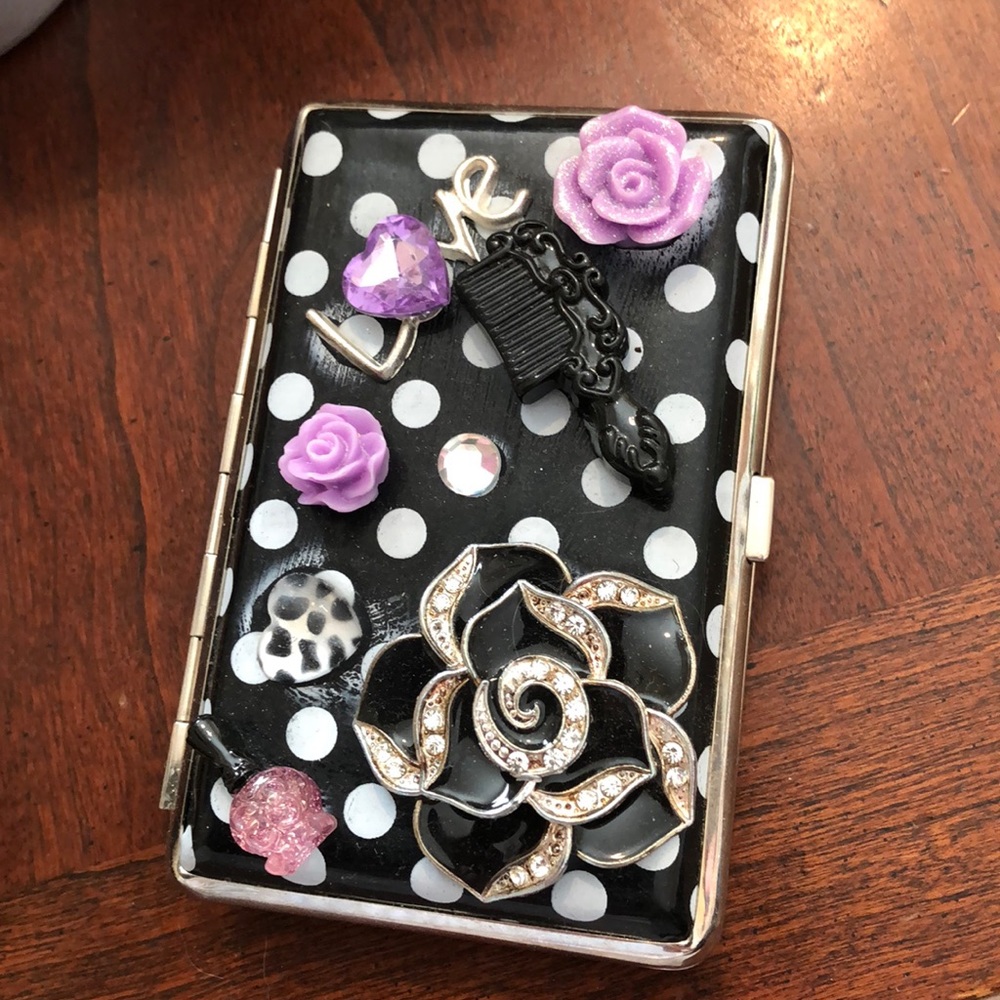 I have a beautiful wallet case I decorated
